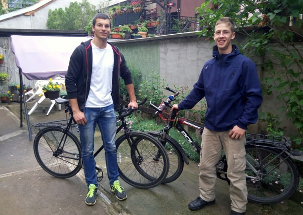 Ниш: Академци развозе пакете